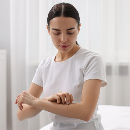 Commandez vos essentiels sur Pharmazon et prenez soin de votre peau sèche au quotidien !