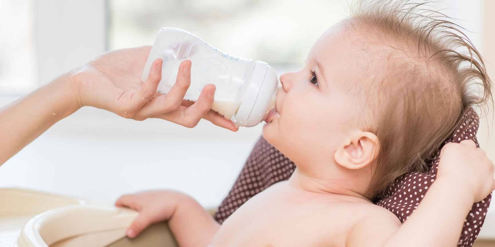 le lait ar 2 guigoz permet l'alimentation des bébés de 6 à 12 mois en cas  de régurgitations